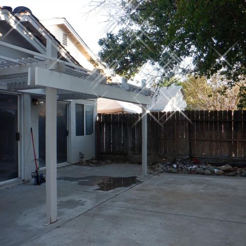 8425 vintage park Dr, Sacramento, CA 95828