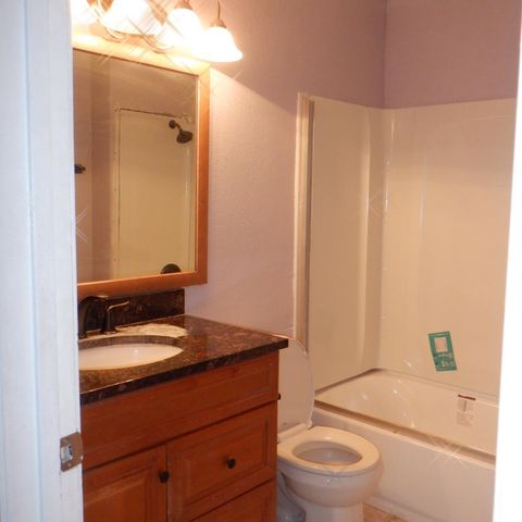 8425 vintage park Dr, Sacramento, CA 95828