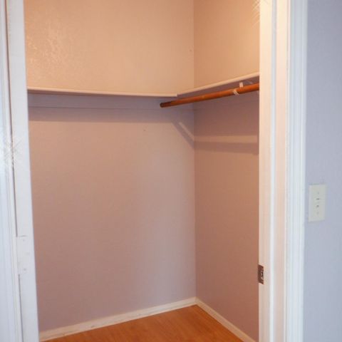 8425 vintage park Dr, Sacramento, CA 95828