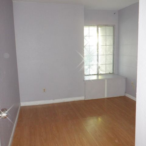 8425 vintage park Dr, Sacramento, CA 95828