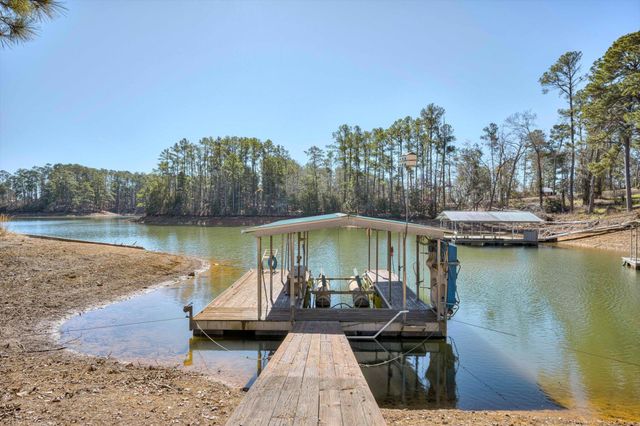 192 Memorial Drive, Mc Cormick, SC 29835