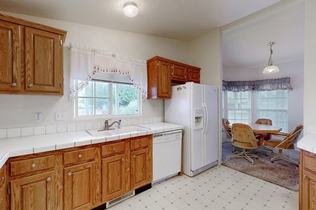 1301 Broadway St, Olivehurst, CA 95961