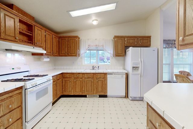 1301 Broadway St, Olivehurst, CA 95961