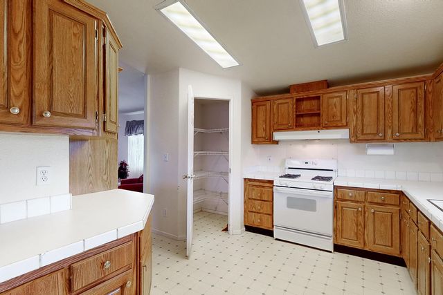 1301 Broadway St, Olivehurst, CA 95961