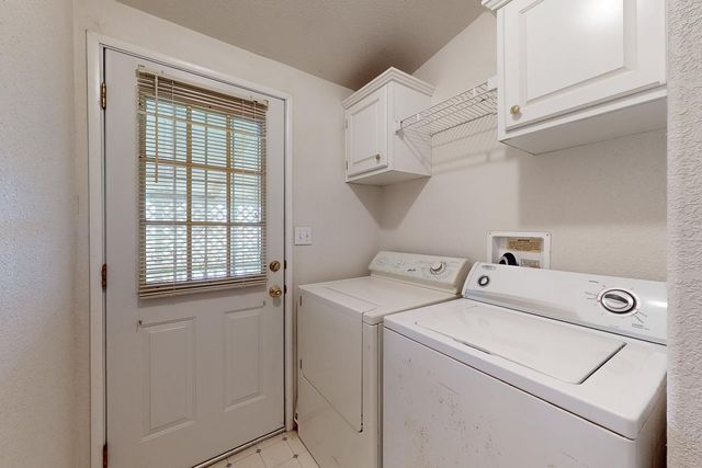 1301 Broadway St, Olivehurst, CA 95961