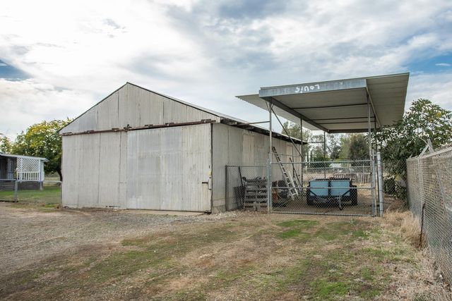 1301 Broadway St, Olivehurst, CA 95961