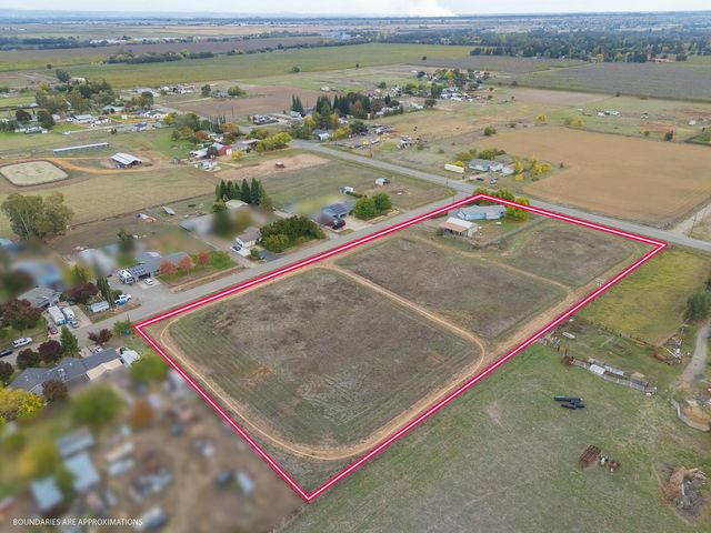 1301 Broadway St, Olivehurst, CA 95961