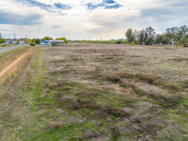 1301 Broadway St, Olivehurst, CA 95961