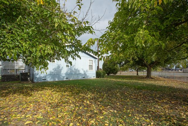 1301 Broadway St, Olivehurst, CA 95961