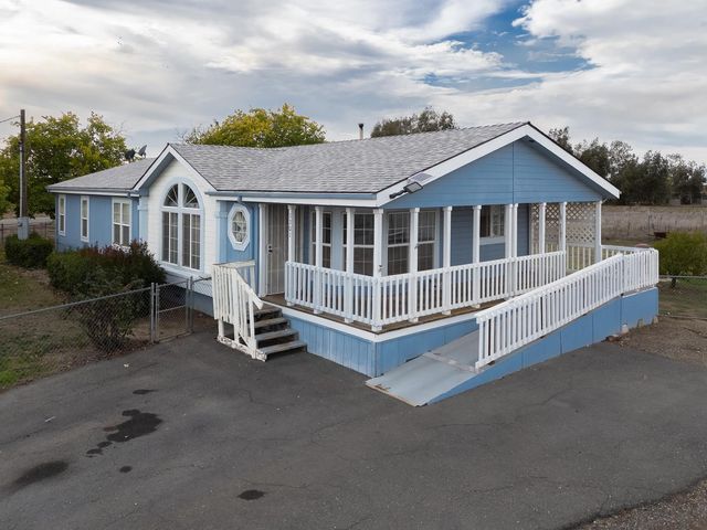 1301 Broadway St, Olivehurst, CA 95961