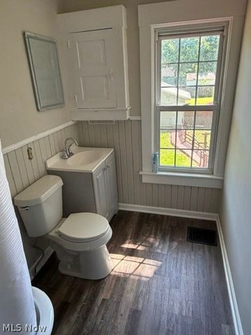 664 N Ellsworth Avenue, Salem, OH 44460