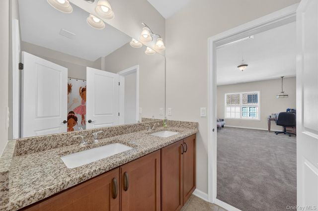 13 Tompkins Lane, Hopewell Junction, NY 12533