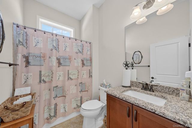 13 Tompkins Lane, Hopewell Junction, NY 12533