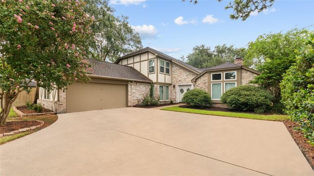 1934 Round Lake Drive, Houston, TX 77077