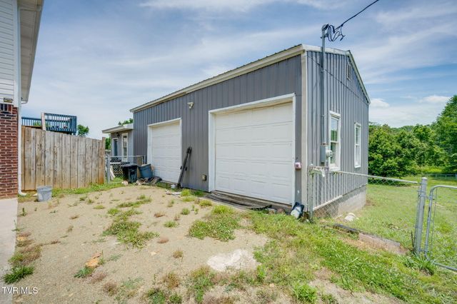 305 Old Stage Road, Rogersville, TN 37857