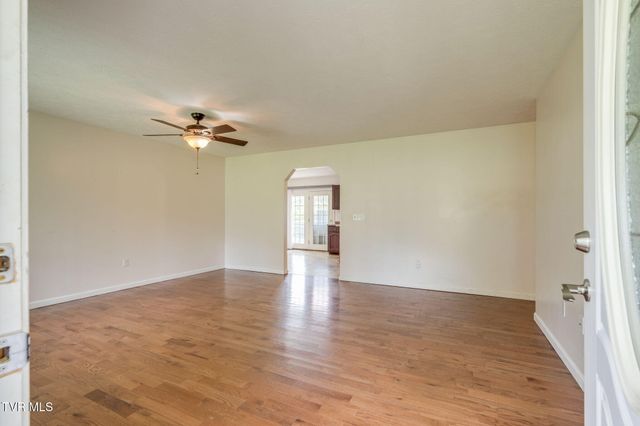 305 Old Stage Road, Rogersville, TN 37857