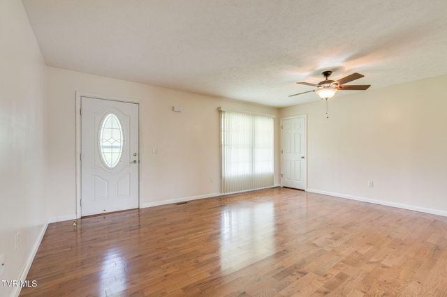 305 Old Stage Road, Rogersville, TN 37857