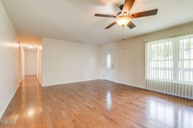 305 Old Stage Road, Rogersville, TN 37857