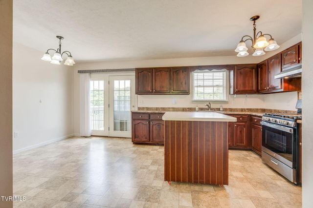 305 Old Stage Road, Rogersville, TN 37857