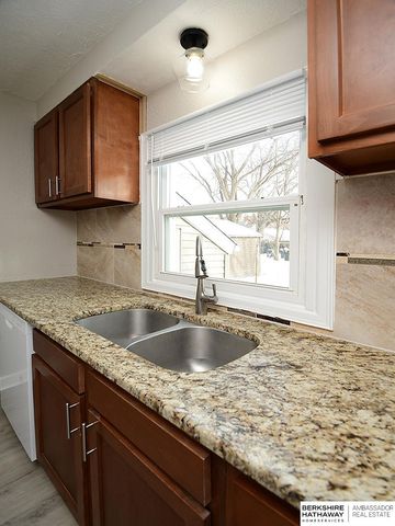 4118 Touzalin Avenue, Lincoln, NE 68507