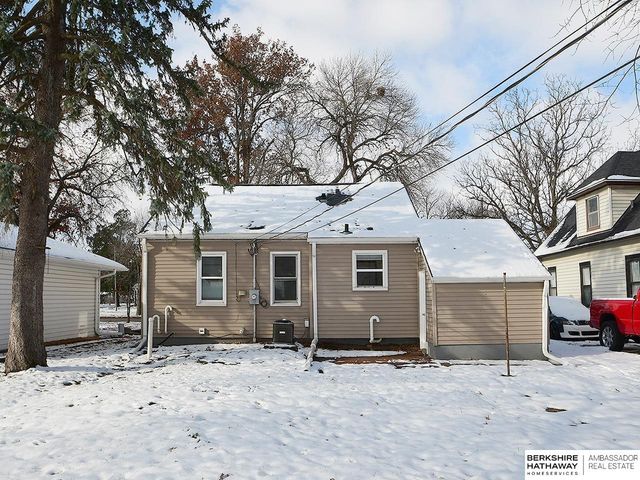 4118 Touzalin Avenue, Lincoln, NE 68507