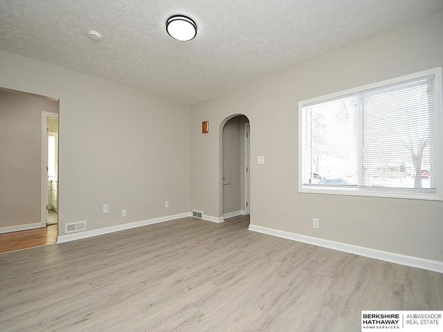 4118 Touzalin Avenue, Lincoln, NE 68507