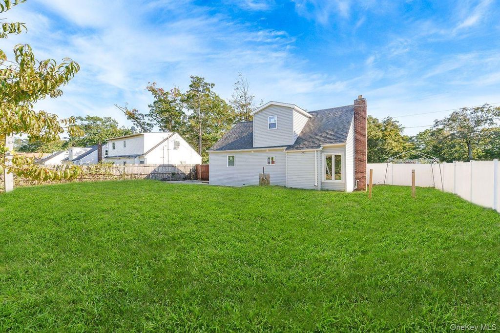 61 Parkway Boulevard, Wyandanch, NY 11798 — photo 2