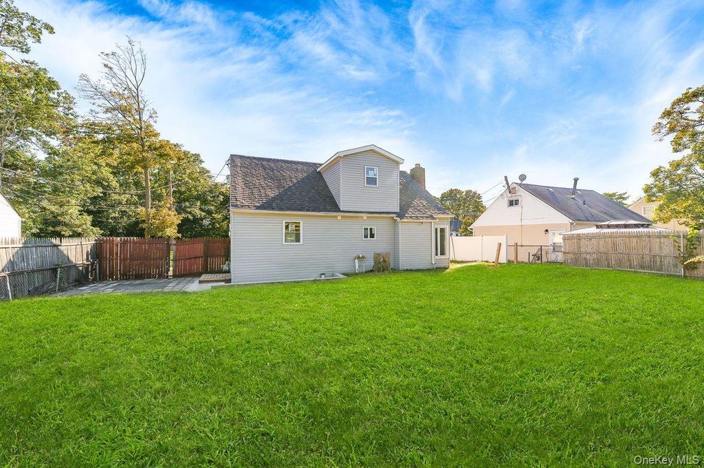 61 Parkway Boulevard, Wyandanch, NY 11798 — photo 3