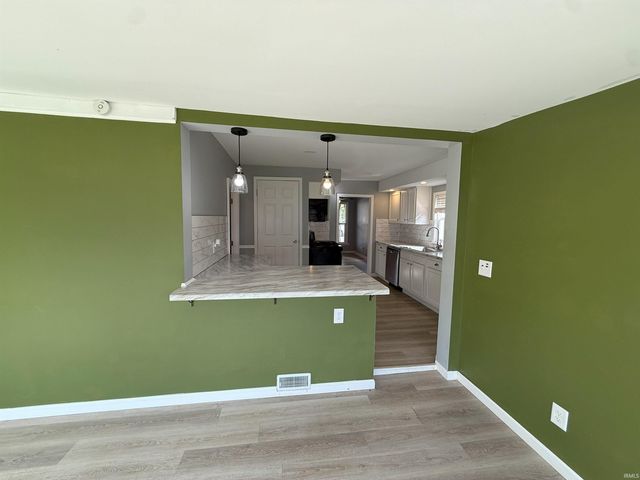 129 W Marion Street, Mishawaka, IN 46545