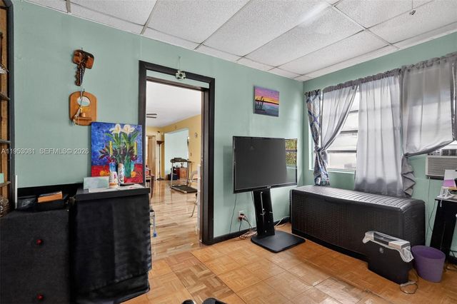 6861 SW 1st Ct, Pembroke Pines, FL 33023