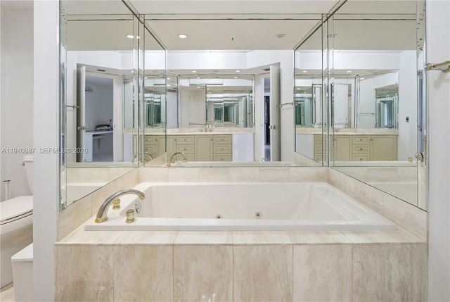 1000 W Island Boulevard 2806, Aventura, FL 33160
