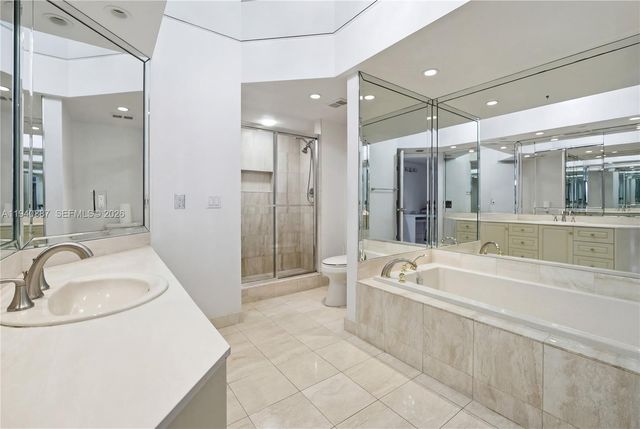 1000 W Island Boulevard 2806, Aventura, FL 33160