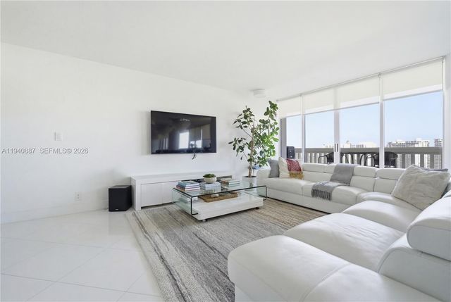 1000 W Island Boulevard 2806, Aventura, FL 33160