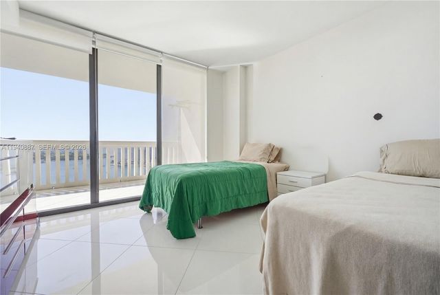 1000 W Island Boulevard 2806, Aventura, FL 33160