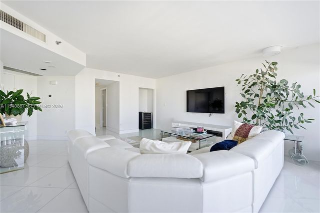 1000 W Island Boulevard 2806, Aventura, FL 33160