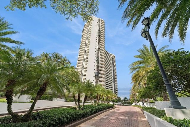 1000 W Island Boulevard 2806, Aventura, FL 33160
