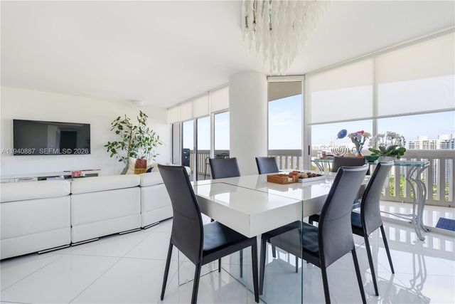 1000 W Island Boulevard 2806, Aventura, FL 33160