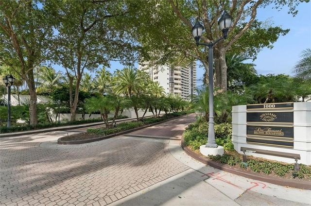 1000 W Island Boulevard 2806, Aventura, FL 33160