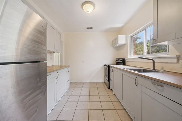 545 6th St, Trafford, PA 15085