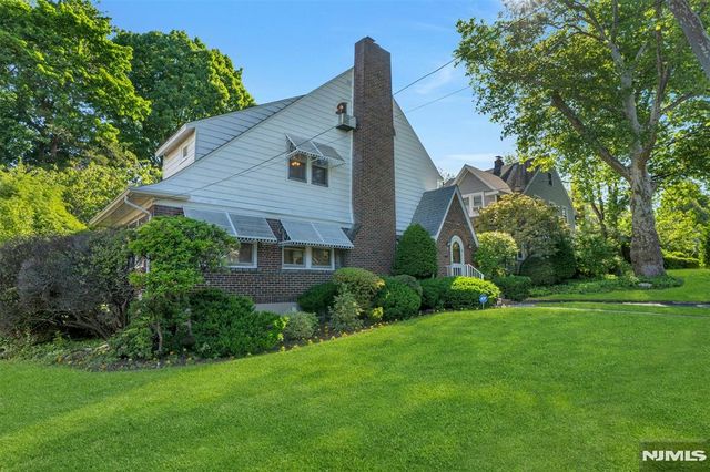 30 Brinkerhoff Avenue, Teaneck, NJ 07666