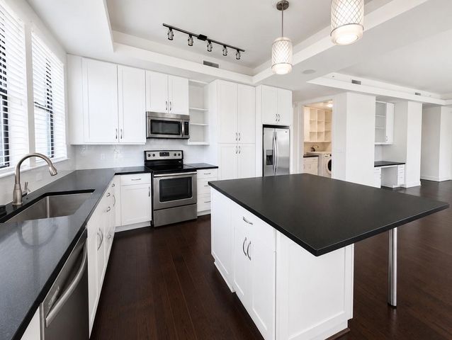2303 Mid Lane 428, Houston, TX 77027