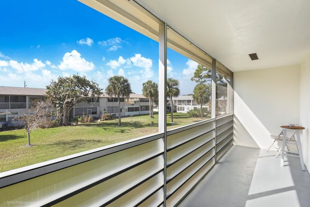 94 Hastings, West Palm Beach, FL 33417