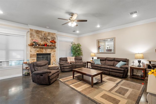 2370 Garrett Lane, China Spring, TX 76633