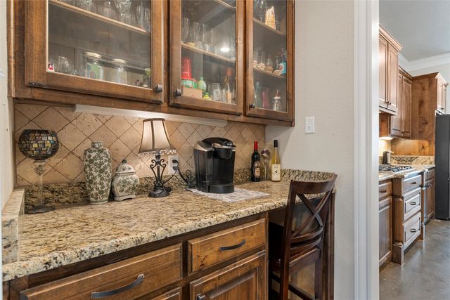 2370 Garrett Lane, China Spring, TX 76633