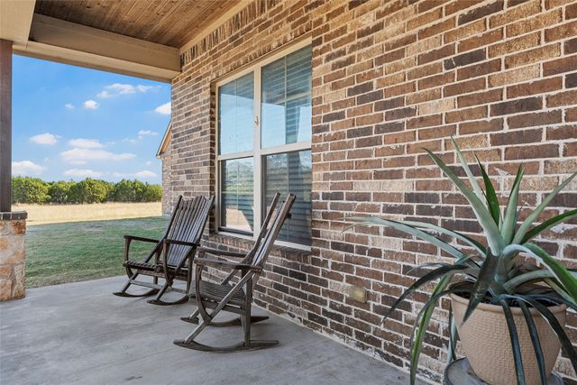 2370 Garrett Lane, China Spring, TX 76633