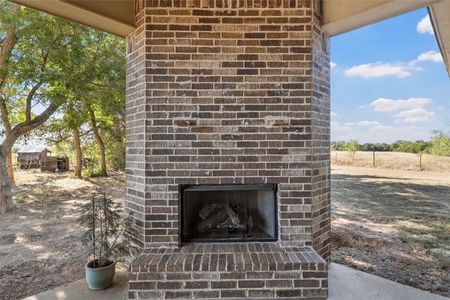 2370 Garrett Lane, China Spring, TX 76633