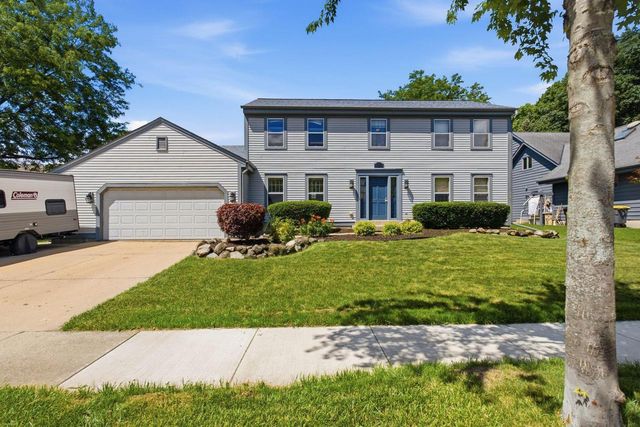 1232 Cavalier DRIVE, Waukesha, WI 53186