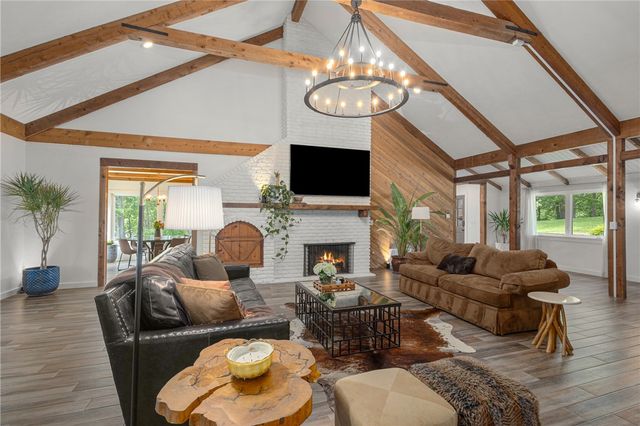8880 Pageant Drive, Rogers, AR 72756