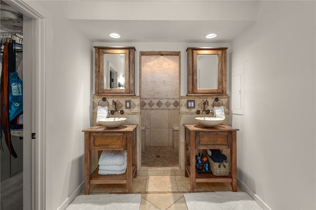 8880 Pageant Drive, Rogers, AR 72756