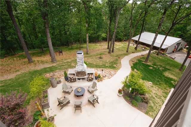 8880 Pageant Drive, Rogers, AR 72756